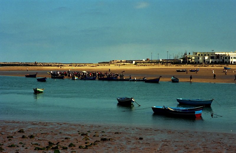 拉巴特Rabat<br>坐著渡船到對岸的塞拉城，只要幾分鐘實在很方便。<br/>