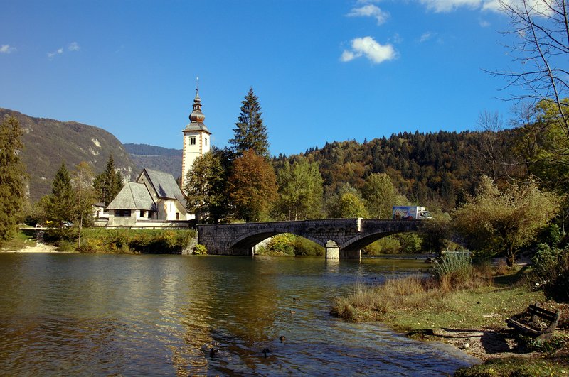 Bohinj湖<br>雖然不如Lake BLED的有名，但寧靜平和間卻更有味道。<br/>