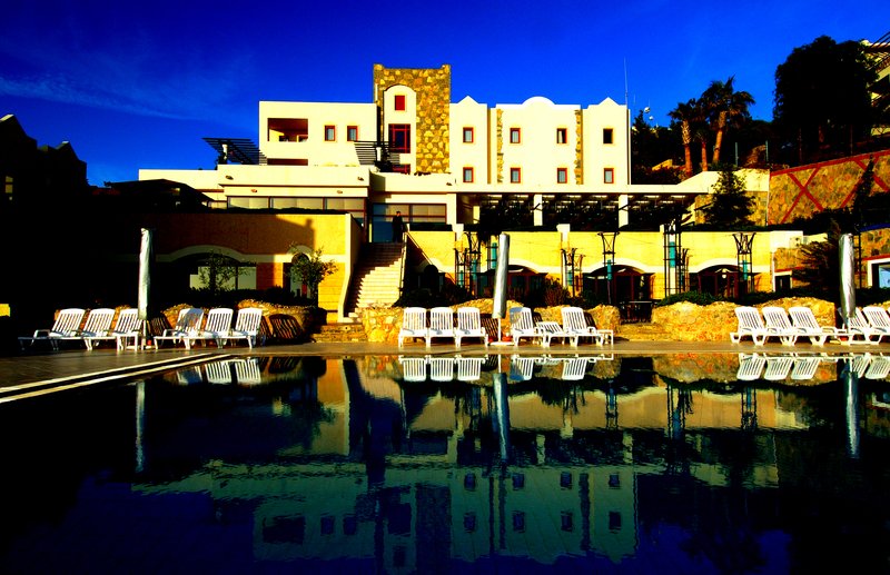 波德蘭Bodrum旅館<br>旅館DEDEMAN四星級飯店，位於離波德蘭四公里的高地上，可遠眺愛琴海，可惜無法拍到熱鬧的海港夜景。<br/>