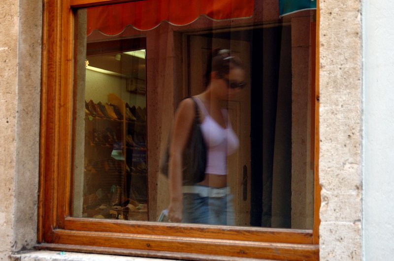 Zadar扎達爾<br>來到Croatia隨處可見穿著清涼的美女，午餐時刻坐在pizza店門口殺了不少記憶卡空間。<br/>