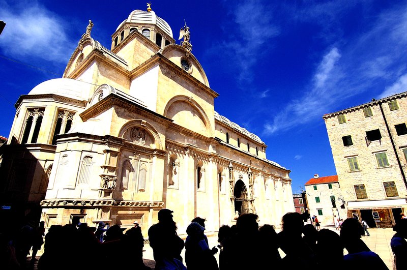 Sibenik<br>這個小鎮就是彈奏「大黃蜂的飛行」聞名的邁可森Maksim Mrvica故鄉。同團的輔導員介紹時，還戲稱他彈奏的是"小蜜蜂協奏曲"。<br/>