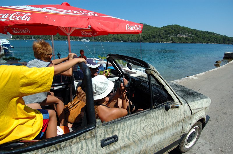 Mljet米葉特<br>全身披著老虎皮的迷你敞篷車，Croatia人真幽默！<br/>
