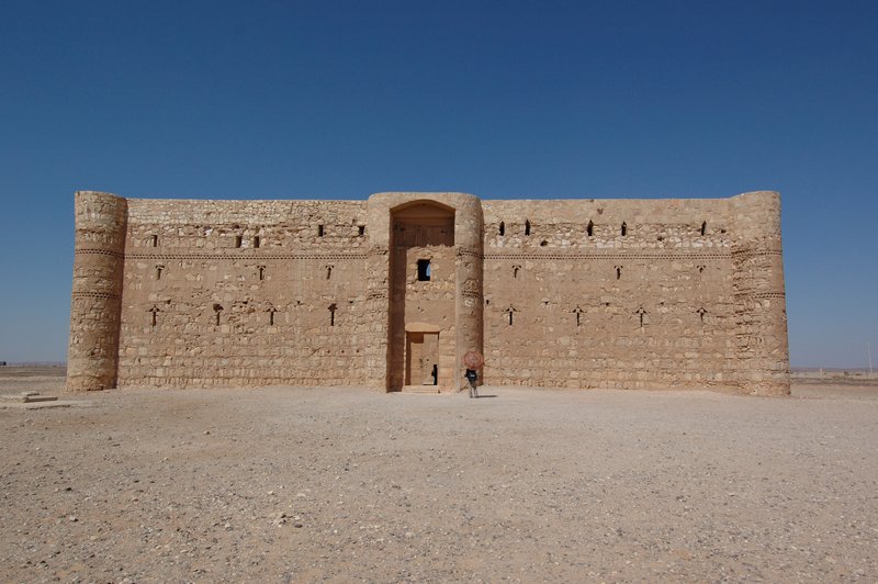 Qsar Al-Kharana沙漠城堡<br>此處昔日是交通要道， 城堡是交通驛站也是軍事要塞。<br/>