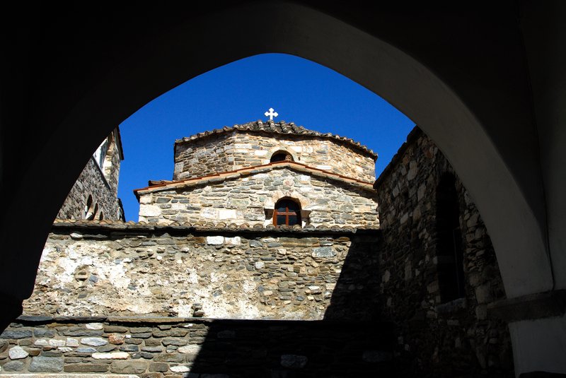 Paros帕羅斯島<br>百門聖母教堂，雖然號稱百個門，不過數來數去只有九十九個門。<br/>