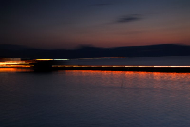 Iraklion 伊拉克里翁<br>晚上我們搭上郵輪，準備明天早上回到雅典，船上的夕陽與夜景別有不同的滋味。<br/>