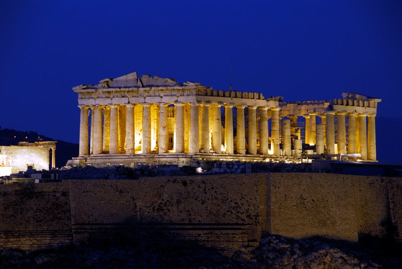 Athens 雅典<br>運氣真好，今晚衛城有音樂會演出。我們一邊拍攝夜景，還可以一邊聽到動人的音樂。<br/>