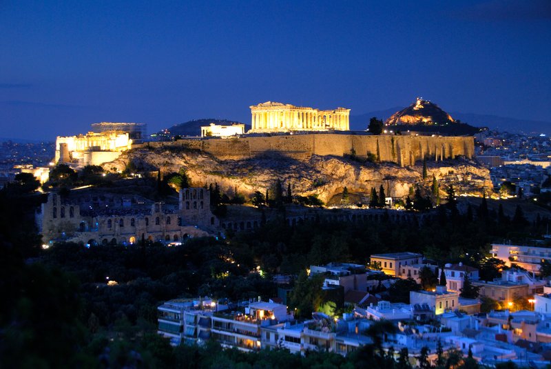 Athens 雅典<br>衛城對面的小山丘，是觀賞夜景最棒的地點。<br/>