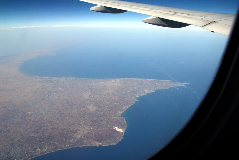 回台北的天空<br>回程途中飛越賽浦路斯領空，去過土耳其也來了希臘，下次該去這個被兩國爭的死去活來的地方瞧瞧。<br/>