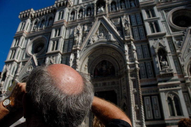 Florence 佛羅倫斯<br>我望著我將來的髮型，我開始喜歡這樣的髮型，畢竟我得慢慢適應它。<br/>