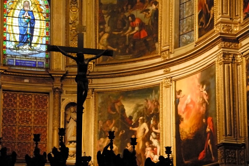 Pisa 比薩<br>走入Pisa的主教堂內，宏偉的古建築，精緻的壁畫，氣氛莊嚴肅穆，讓人對宗教多了一份敬畏之心。<br/>