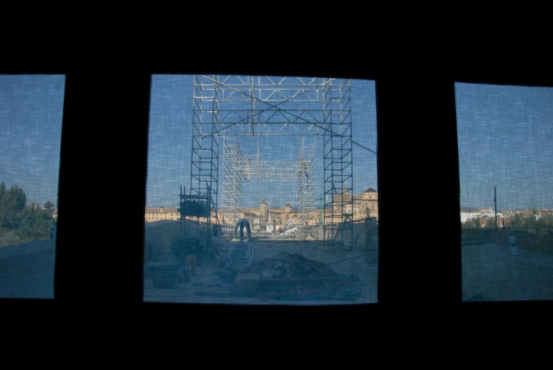 Cordora哥多華<br>歷史博物館就建在，瓜達幾維河上羅馬橋的盡頭，擁有兩千年歷史的羅馬橋，正在維修中。<br/>