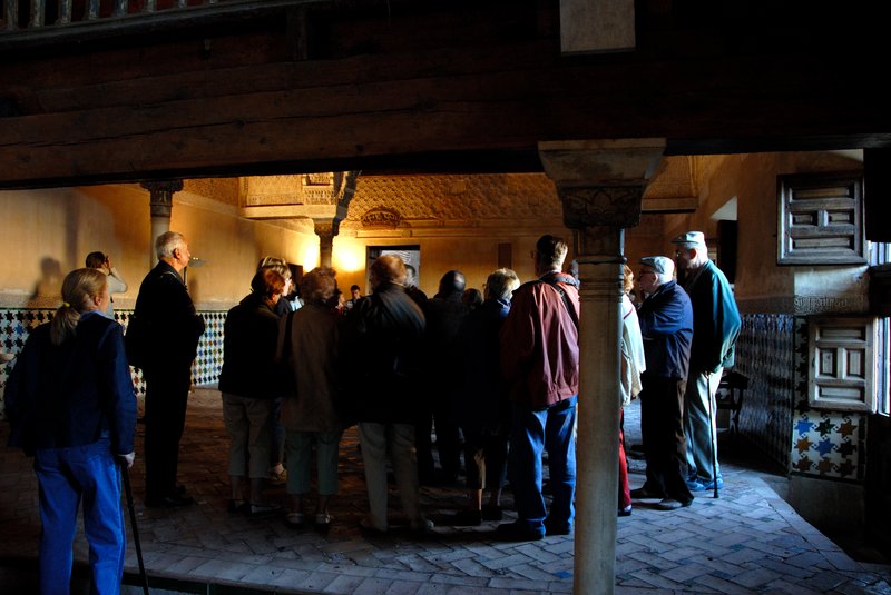 Granada 格拉納達<br>任何時間，阿爾汗布拉宮裡，永遠擠滿來自世界各地的遊客。<br/>