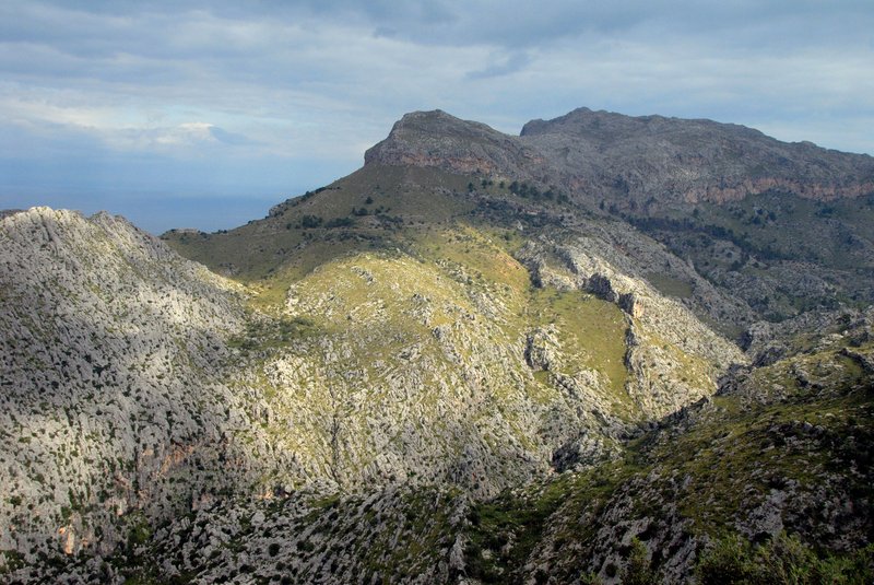 Mallorca 馬約卡<br>escorca路邊停車看山景。<br/>