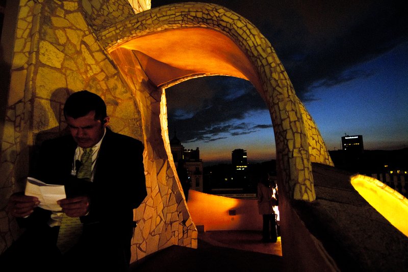 Barcelona 巴塞隆納<br>米拉公寓頂樓的管理員，很盡責的在七點45分就趕我們下樓，八點正式關門。<br/>