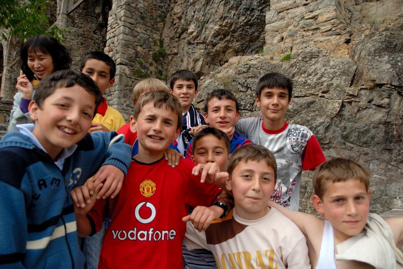 Sumela Monastery 蘇美拉修院<br>熱情的小孩子一直要求拍照，正好合我胃口。<br/>