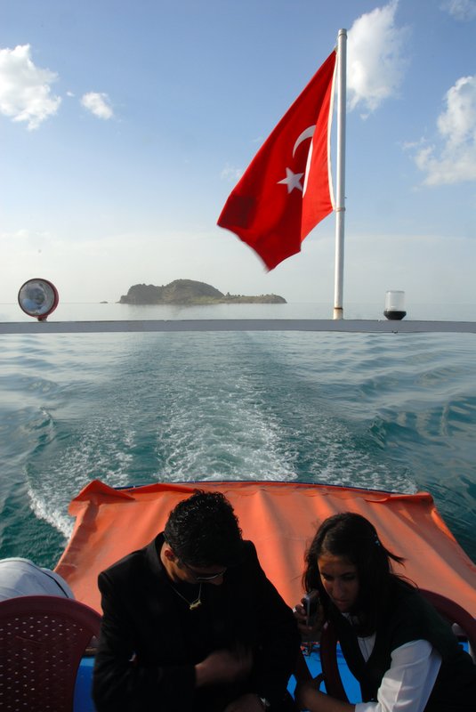 Van 凡湖<br>原來是在拍小情侶出遊。<br/>