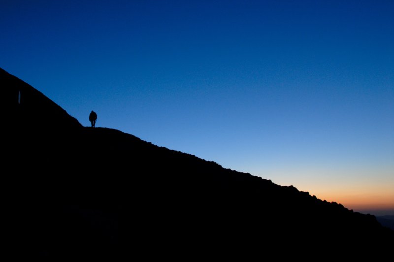 Nemrut Dag 人頭山<br>清晨四點，人頭們，我們又回來看您了。<br/>
