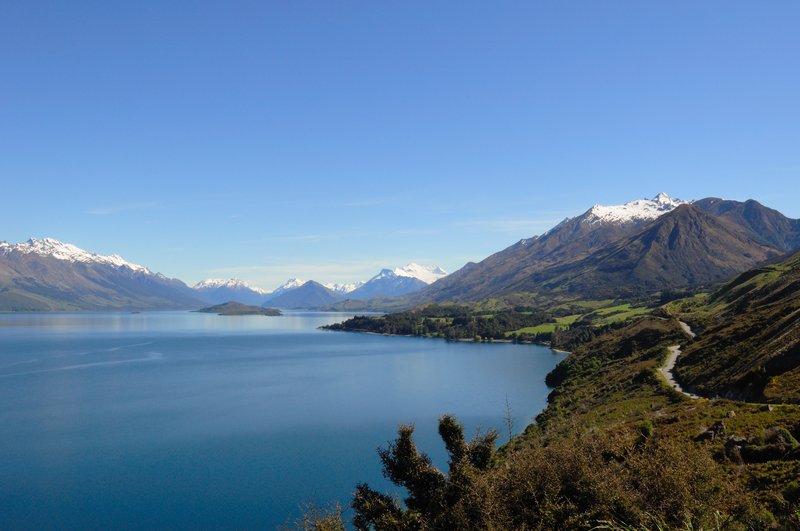 Lake Wakatipu瓦卡蒂普湖<br>要去Glenorchy格倫諾基的路上，瓦卡蒂普湖很迷人！<br/>