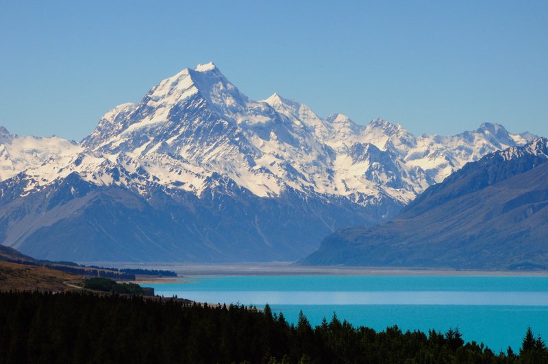 Pukaki普卡基湖<br>湖水長成這樣藍，叫別的湖怎麼混。<br/>