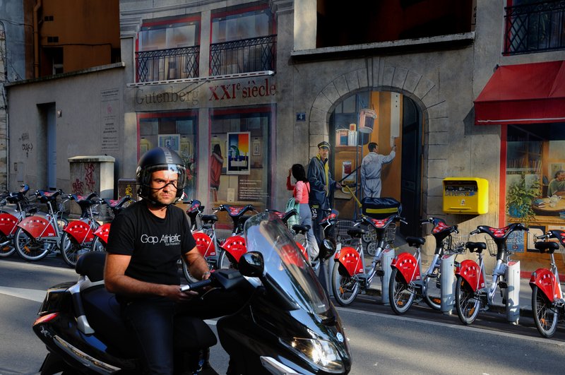 里昂Lyon<br>充滿文藝氣息的大壁畫，散佈在里昂城內的建築物中，不經意你也踏入了奇妙的壁畫世界裡。<br/>