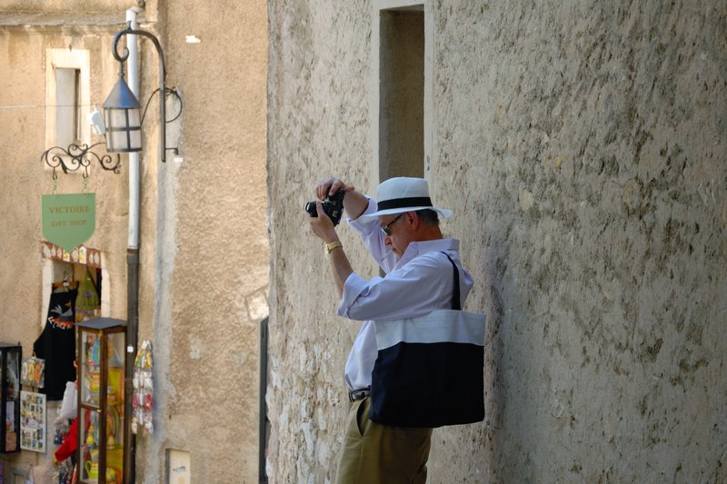 艾茲Eze<br>沒錯我就是在拍你！Are you lonesome tonight？<br/>