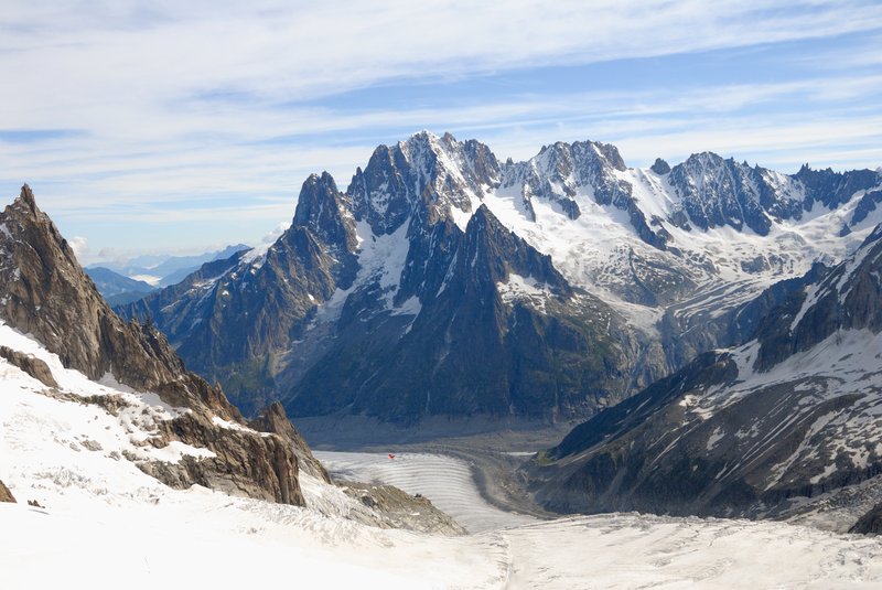 夏摩尼-白朗峰 Chamonix Mont Blanc<br>遠處冰河上還有飛行傘客的蹤跡！<br/>