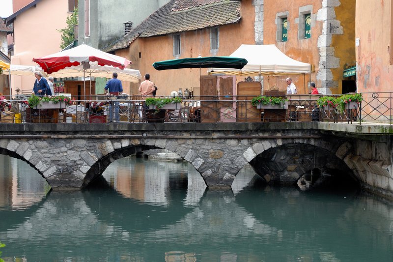 安錫Annecy<br>小運河貫穿整個小鎮，小橋與流水增添許多浪漫的氣氛。<br/>