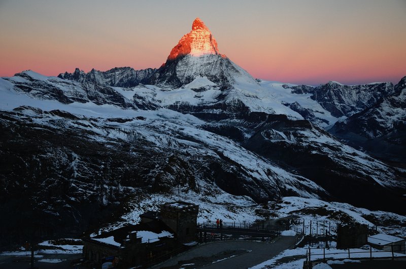 馬特洪峰山區 Matterhorn<br>美麗的風景？外面溫度零下５度，我還是躲在房間拍照就好。<br/>