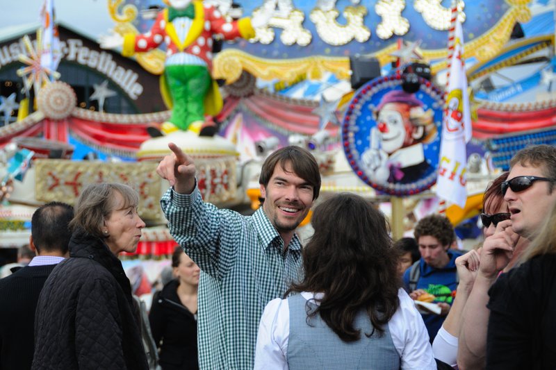 慕尼黑啤酒節 Munich Oktoberfest<br>來來來！抱給你哉，那邊有好康的。<br/>