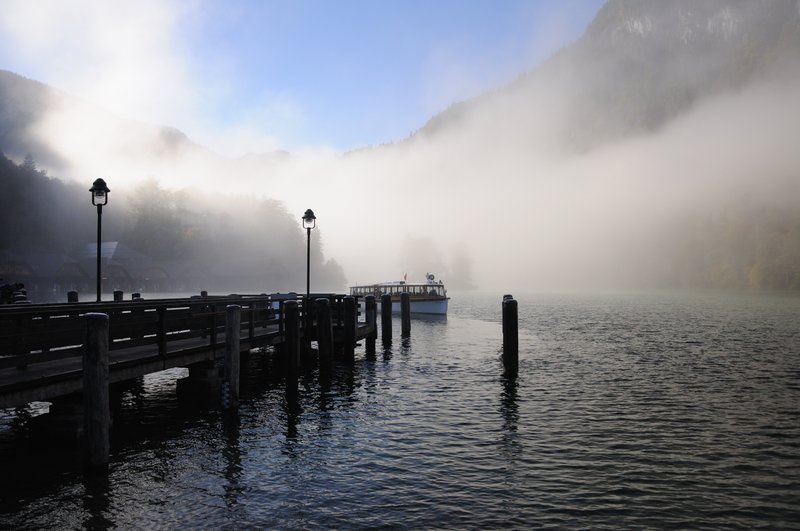 國王湖區 Konigsee<br>清晨濃霧中，我們準備搭船遊國王湖。<br/>