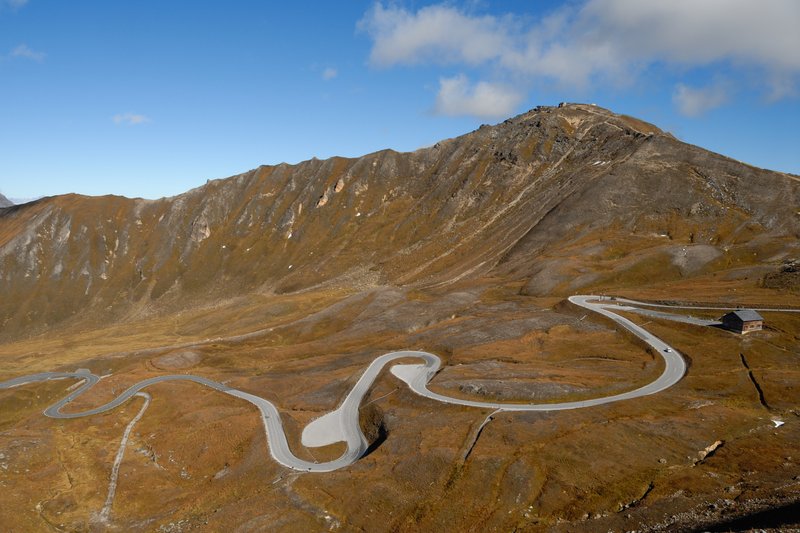 大鐘山區 Grossglockner<br>大鐘山國家公園的阿爾卑斯山路，有份婀娜多姿的美，綿長蜿蜒的山路是世界上最美麗的山路。<br/>