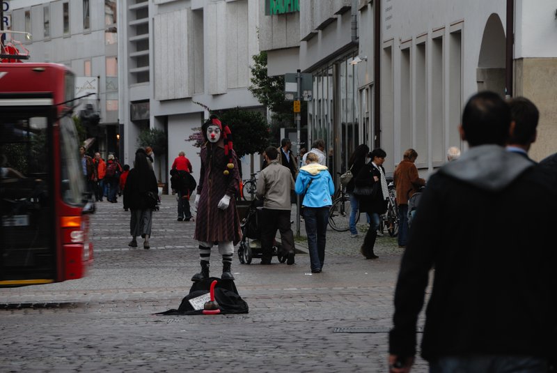 弗萊堡  Freiburg<br>歐洲都市的舊城，到處都有討生活的街頭藝人。<br/>