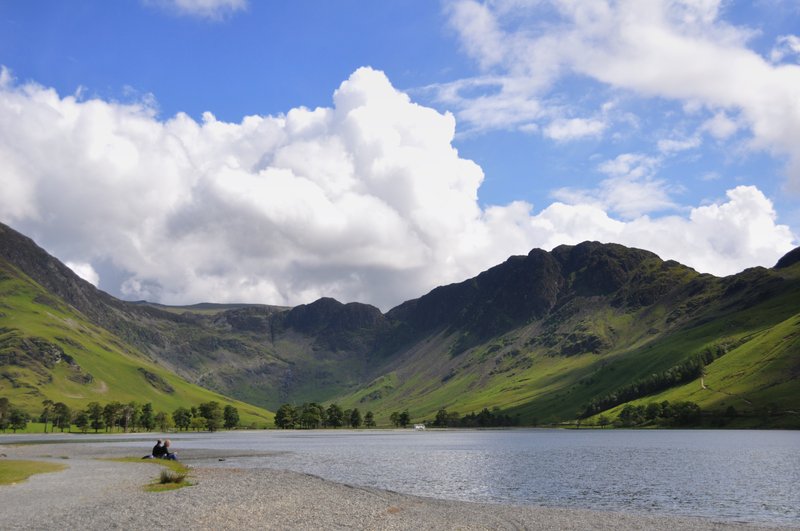 湖區 Buttermere<br>今天的健行天氣比風景還精采， 陰天後下大雨，雨停後再轉晴天然後再出大太陽。<br/>