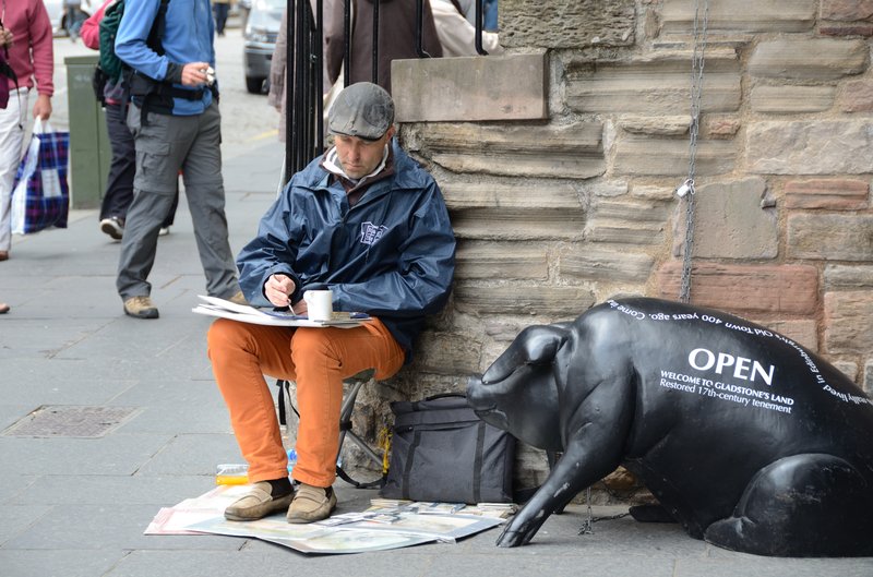 愛丁堡 Edinburgh<br>舊城區裡到處都有街頭藝人。<br/>