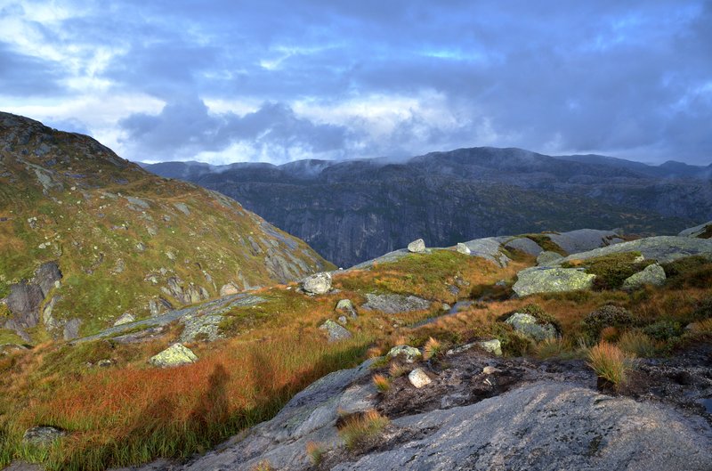 Kjeragbolten<br>9月中的挪威，已經有深秋的味道。<br/>