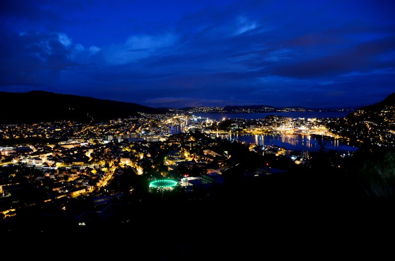 Bergen<br>Bergen卑爾根YH後方高地，是看夜景日出的好所在。<br/>