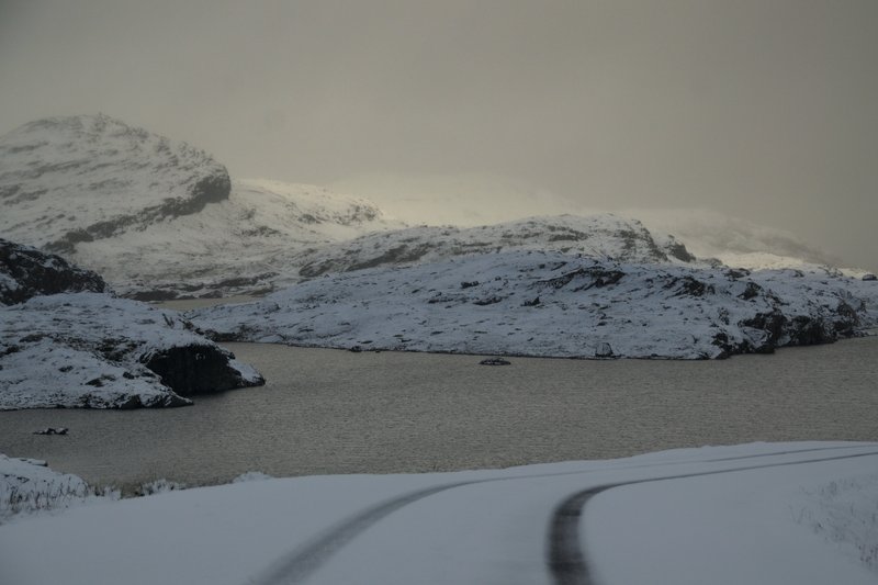 Aurlandsvangen 雪之路<br>漫漫雪之路，一個轉彎將我們帶向何處？<br/>