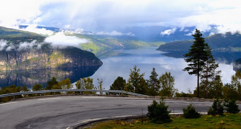 松恩峽灣 Sognefjord<br>峽灣裡多變的天氣，隨時都有驚喜！<br/>