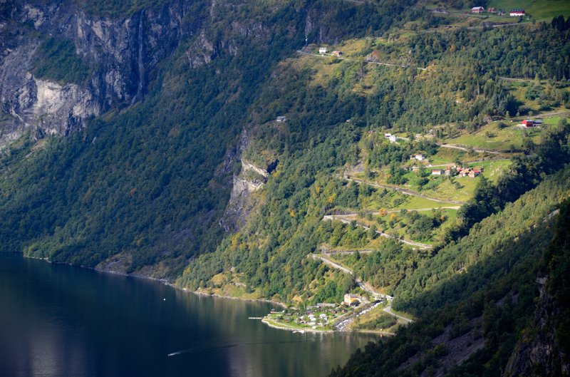 Geiranger<br>這之字路就是有名的Geiranger老鷹之路。<br/>