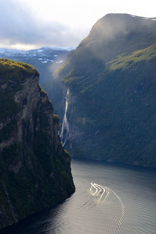 Geiranger<br>觀景台可以清楚看到七姊妹瀑布。<br/>