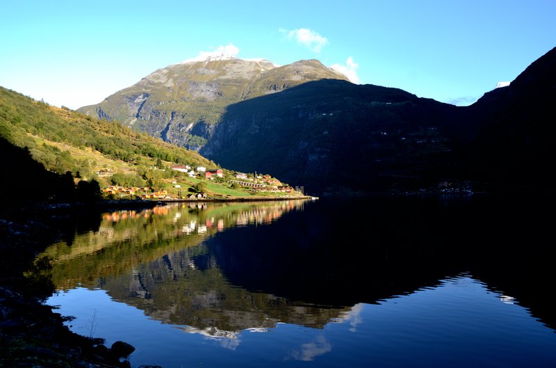 Geiranger<br>難得的好天氣，可惜我們要結束旅程了。<br/>