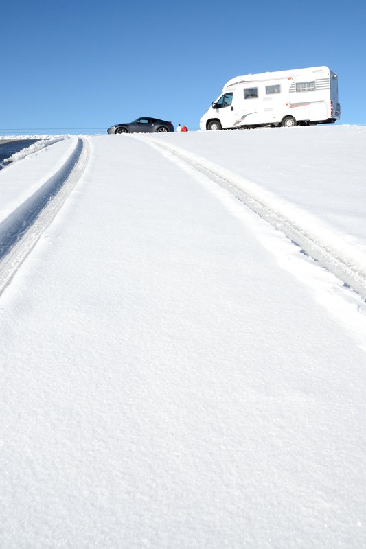 Dalsnibbael<br>海拔1685的Dalsnibba山頂，在九月中旬就積滿了白雪。<br/>