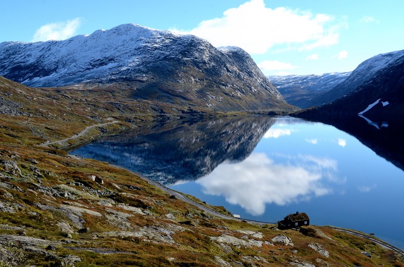 Dalsnibbael<br>有藍天白雲的風景更漂亮。<br/>