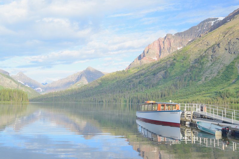 Two Medicine Lake<br>我喜歡這樣超高亮的色調，好像粉彩畫。<br/>