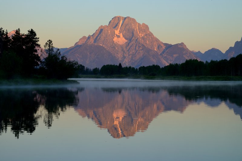 大提頓公園<br>Oxbow Bend Turnout是大提頓公園的芭樂景點，我們在此等過夕陽日出。<br/>