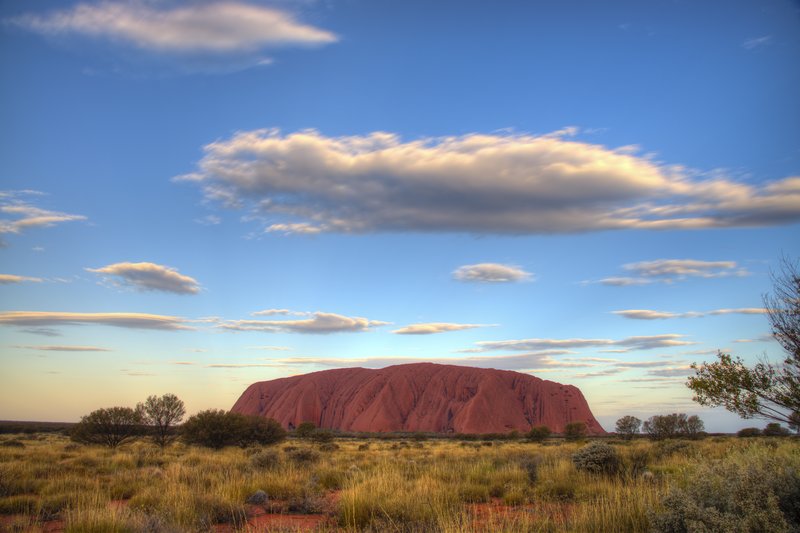 Uluru 烏魯魯<br>整整三天兩夜，我們七度造訪烏魯魯岩，這是HDR的夕陽。