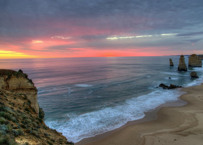 Twelve Apostles 12門徒岩<br>大洋路12門徒觀景台，三天內我們造訪10次。這是HDR的夕陽。