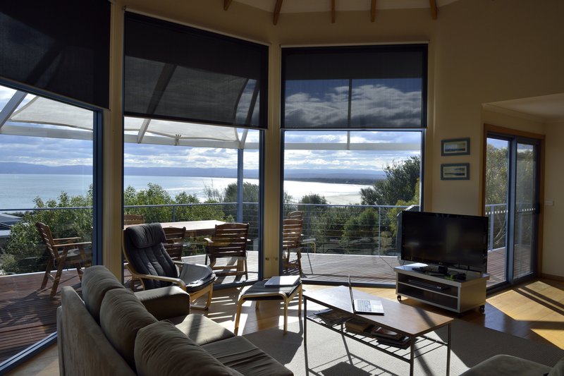 Freycinet National Park 菲欣納<br>這是住過最滿意的民宿，超大的客廳與陽台，還有超大的廚房廳，簡直是豪宅。