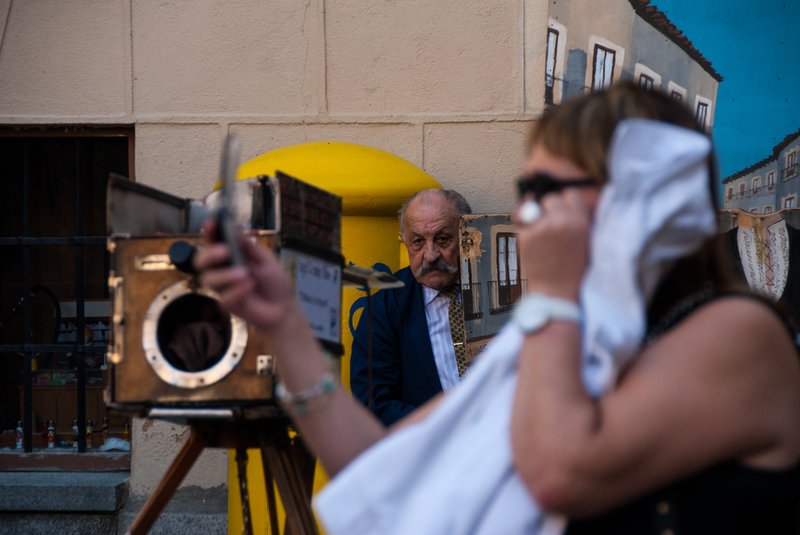 2007年 西班牙<br>快速變化的數位攝影，讓我這個攝影的老師傅幾乎沒有飯吃，怎麼會這樣，連個手機都可以拍照。