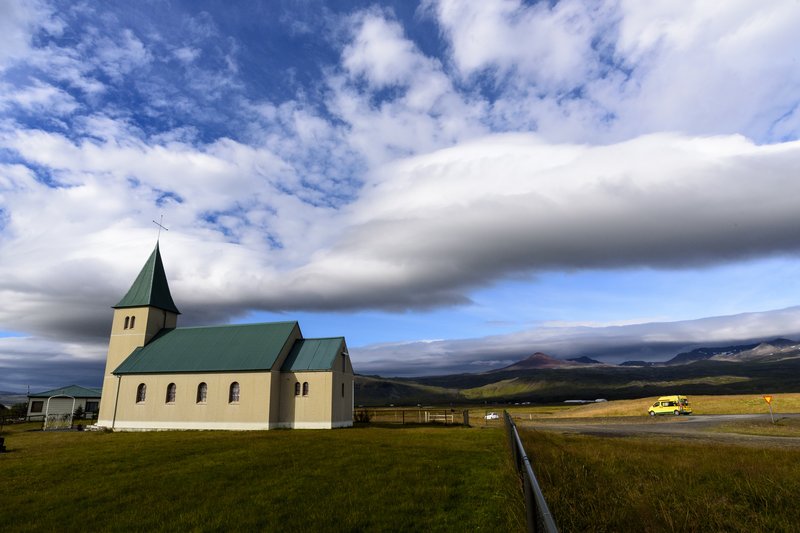 Snaefellsnes半島<br>路邊簡約風格的教堂，美的驚人!